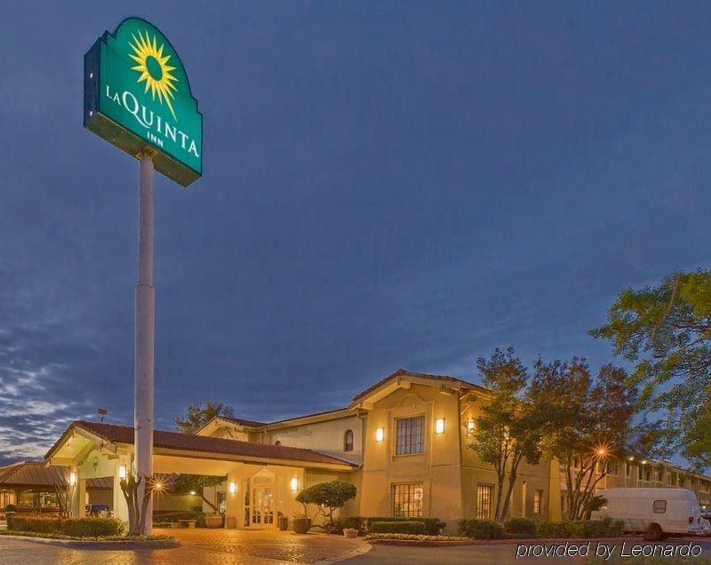 Red Roof Inn Houston East I-10 Екстериор снимка